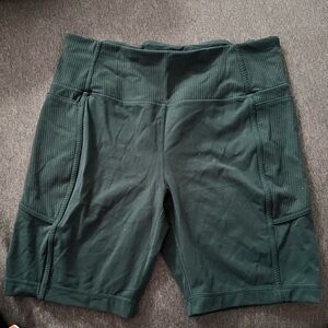 Mondetta performance luxe shorts Size L